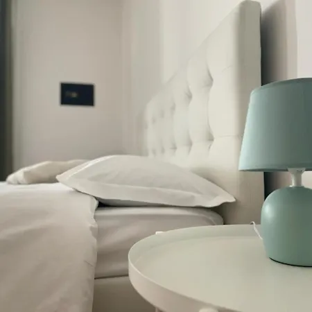 Doctor House Standard, & Luxury *