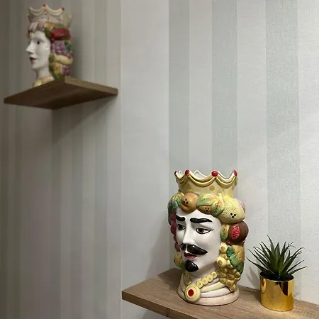 Doctor House Standard, & Luxury