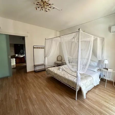 Doctor House Standard, & Luxury Enna