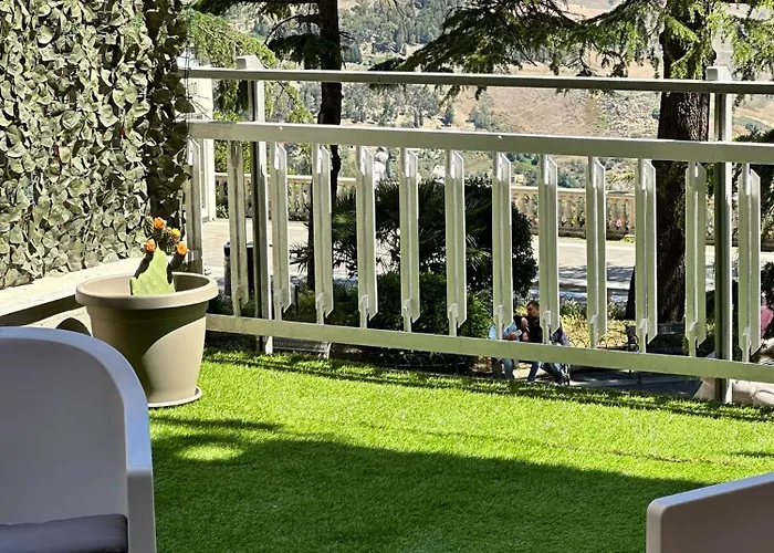 Pensión Doctor House Standard, & Luxury 4*
